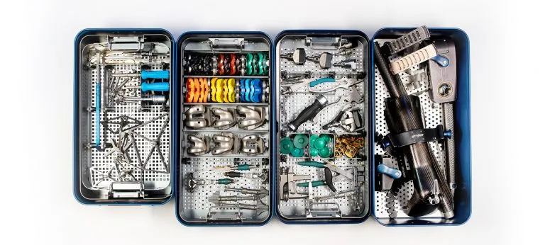 Comprehensive orthopaedic surgical instrument set with specialized tools